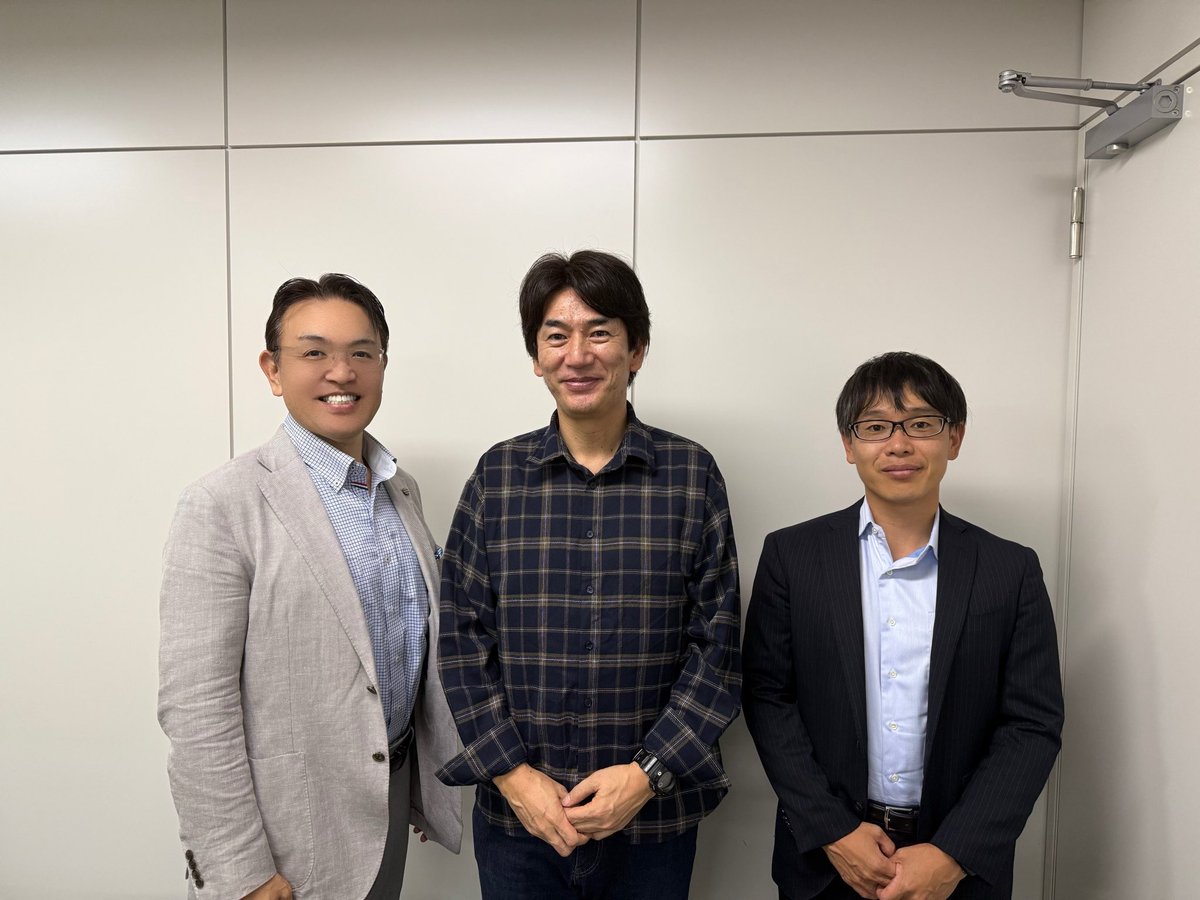 私が司会をつとめる 「上場IPO最前線！地方企業の挑戦」の収録でしたー🎙️ 普段は、監査法人コスモスの新開さんとお届けしていますが、今回はコスモスの村瀬さんにもゲストでお越しいただきましたー😊  ポッドキャストで毎週木曜日に配信していまーす📱 ぜひ、お聴き ...