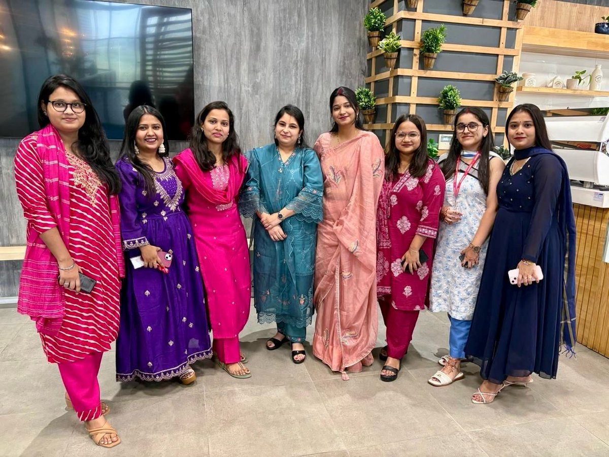 Addverb_Tech's tweet image. From diyas to laughter, Team Addverb sparkled with joy this Diwali!😍🌹
#Diwali #Deepavali2025