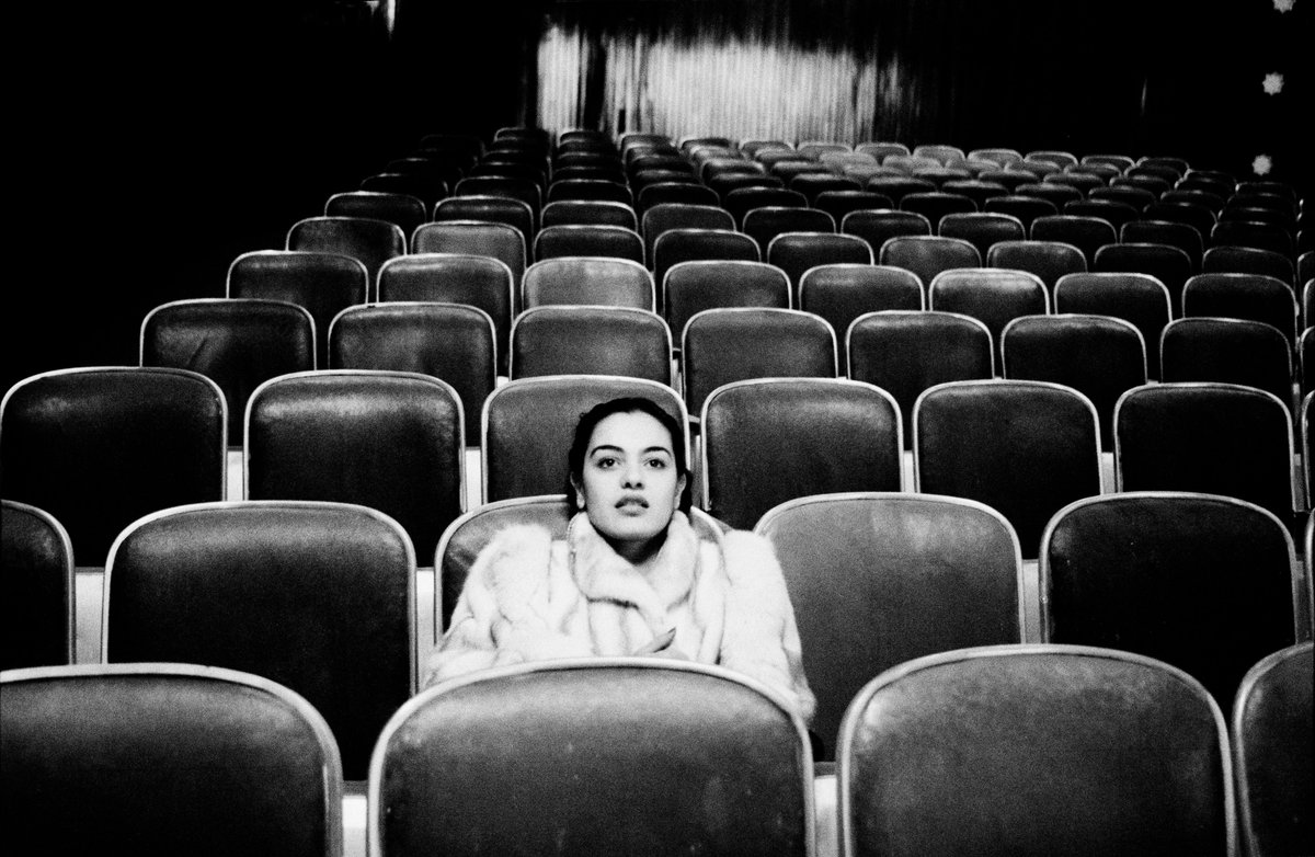 #FouadElkoury participates in ‘DIVAS: From Oum Koulthoum to Dalida,’ a group exhibition conceived by <a href="/imarabe/">Institut du monde arabe</a>, now presented at <a href="/sursockmuseum/">Sursock Museum</a>, #Beirut.

📅Until 20 Feb. 2026
📷Fouad Elkoury, Sherihan, Cairo, 1988
🔗Link in bio for more info

#SursockMuseum #Photography #Portrait