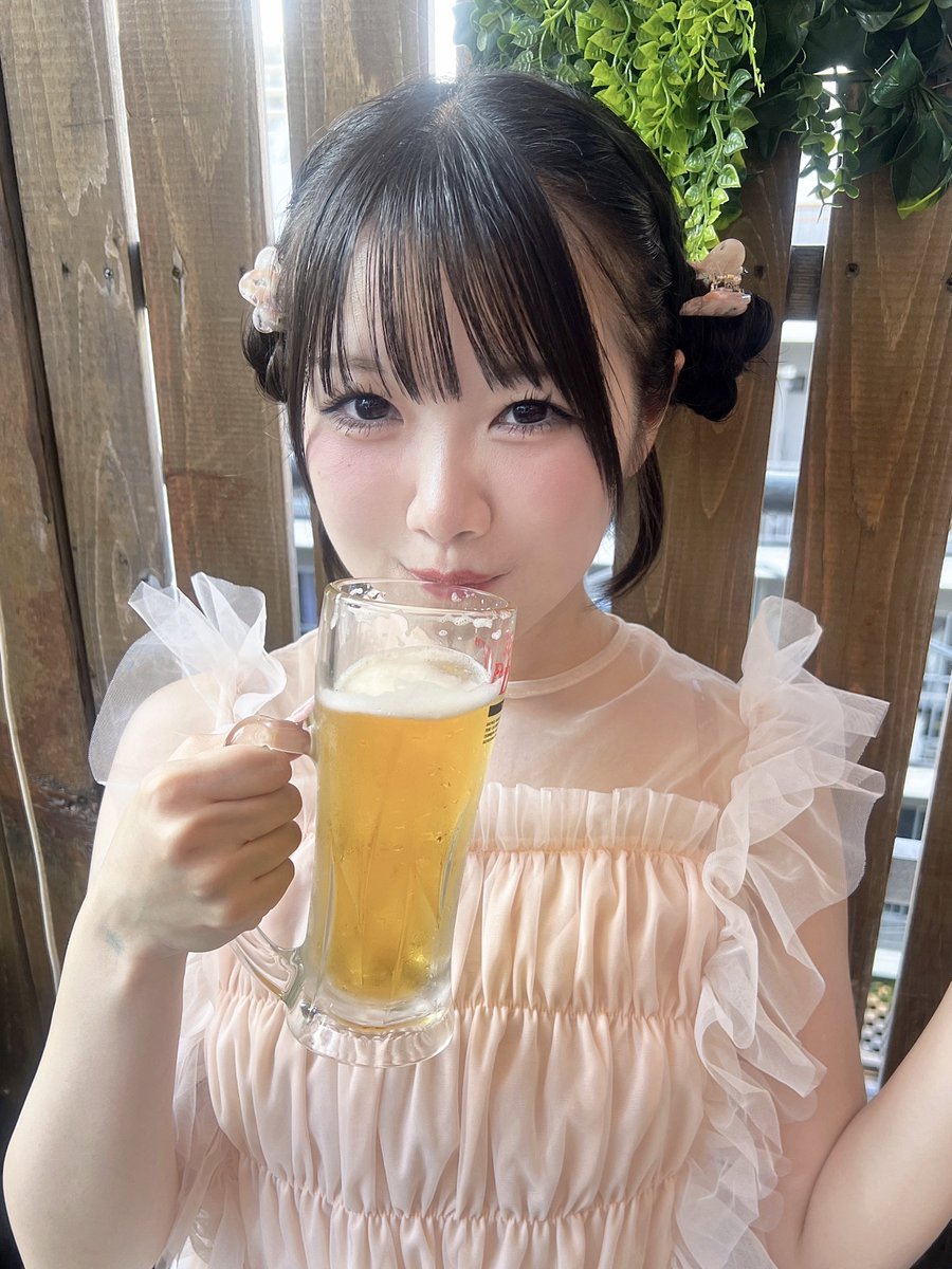 takahashimari15's tweet image. 髙橋麻里 (まりちゃん)🍓𖤐´-
・今年31歳
・声優
・仙台出身
・元Dorothy Little Happy
・お酒大好き
・最近はまっているのはJJ
・フォートナイト女子
・最高ランクはアンリアル
・あひるのペックル推し
・チャームポイント脚
1万フォロワーさん目指してますよろしくお願いしますっ❕