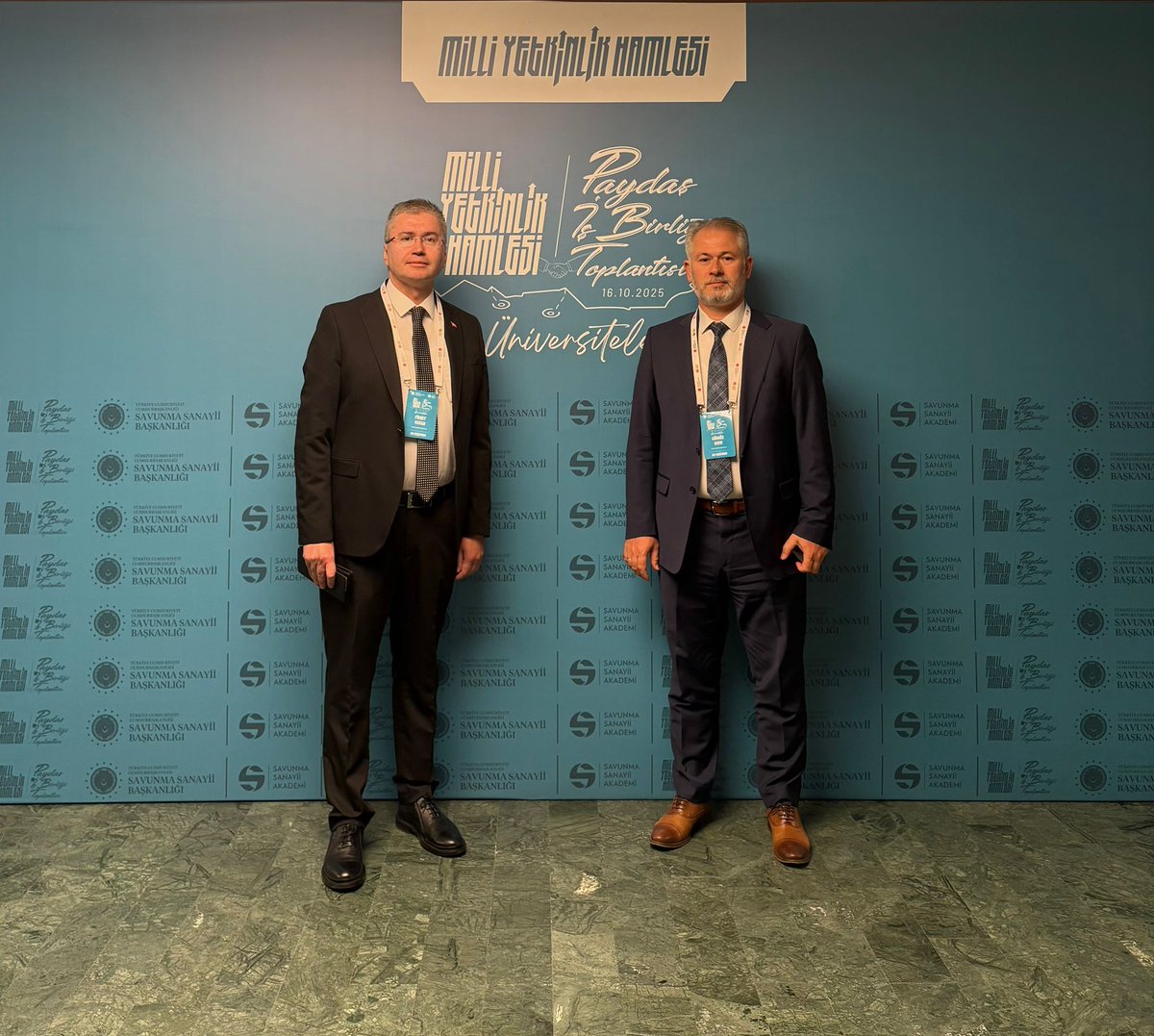 T.C. Cumhurbaşkanlığı Külliyesi Millet Kütüphanesi’nde 16.10.2025 tarihinde düzenlenen “Milli Yetkinlik Hamlesi” konulu toplantıya Merkez Müdürümüz Prof. Dr. Fikret YAMAN ve Sağlık, Kültür ve Spor Daire Başkanı Gürbüz BIDIK üniversitemizi temsilen katılım sağlamışlardır.