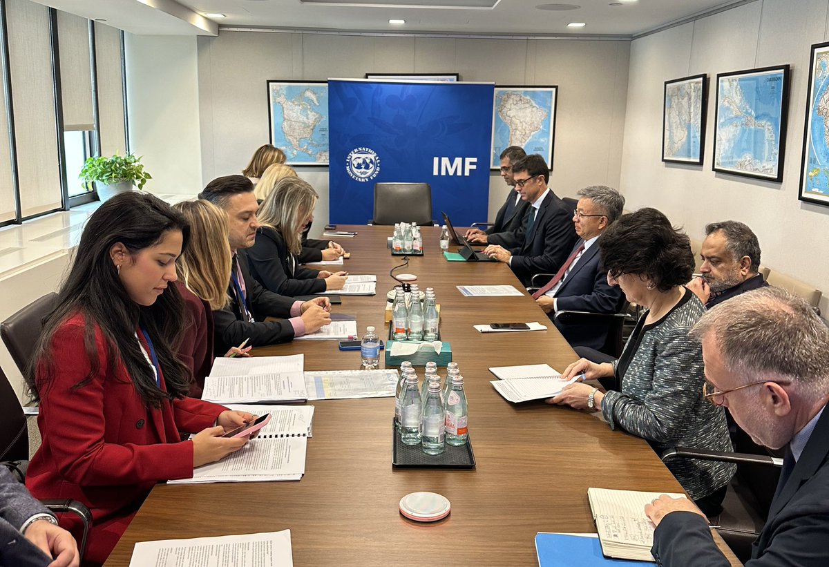 🇲🇪U razgovoru sa zamjenikom generalne direktorice MMF-a Bo Lijem potvrđena je odlična saradnja Crne Gore i MMF-a!🤝🏼

➡️Crna Gora nastavlja sigurnim putem ka modernoj i snažnoj evropskoj ekonomiji!