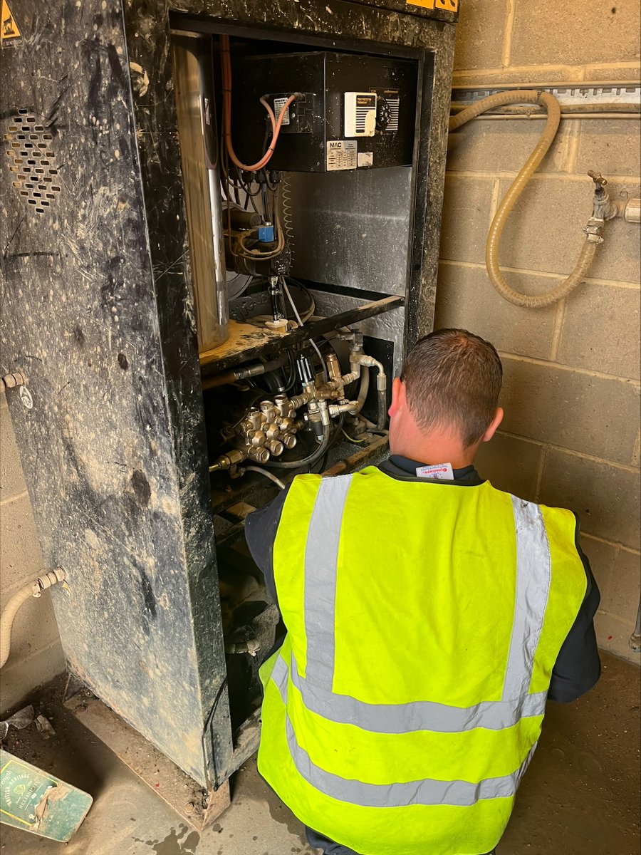 TJCleaning1's tweet photo. One of our field engineers out servicing a static #pressurewasher for a #haulage company. #jetwash #northeast #northyorkshire #countydurham
sales@tandjcleaningequipment.co.uk https://t.co/nc2RsAlYyD