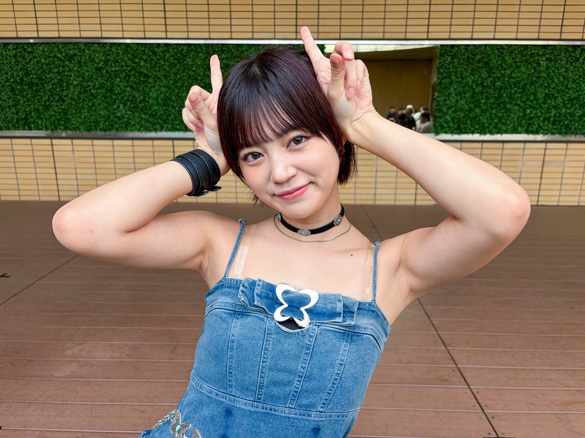 bazabazaba's tweet photo. 腋フェチ歴27年の私が思うに、現アイドル界でこの子が最強の腋だと思う。
異論や上回るアイドルがいたらリプまで。 https://t.co/MJXp5K3Abf