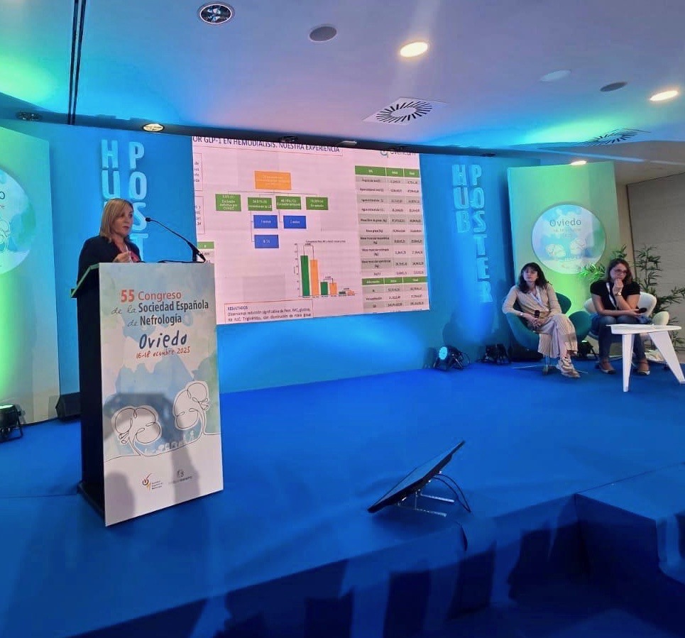 avericum's tweet image. #Avericum #Senefro2025 Desde Oviedo la directora médica, Dra. Gloria Antón, y el nutricionista Ángel Nogueira participan en el congreso compartiendo los últimos avances en el ámbito de la #nutriciónrenal y #nefrología Un orgullo formar parte, un año más, de este encuentro 👏