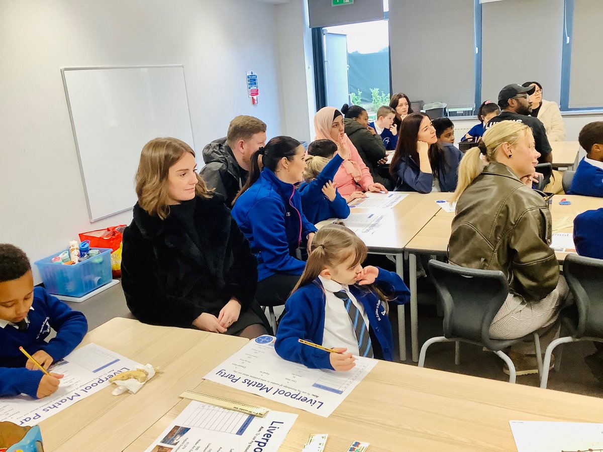 StCuthbertsPri's tweet image. Year 2 would like to say a huge THANK YOU to all of our families, who joined us for our Maths Breakfast this morning 🥐 We used our number skills to complete a quiz all about our city ❤️ #StCuthbertsMaths