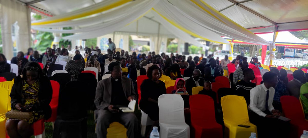 UmuUnion's tweet photo. 🎓 A Moment of Honor! 🎓
All eyes on the entrance as we warmly welcome our Chief Guests to the Commencement Lecture of Uganda Martyrs University! https://t.co/GaXGgJhsj7