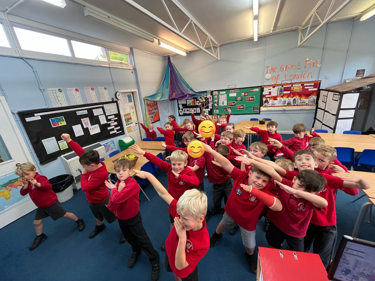 FrodshamCE's tweet photo. Thanks Lizzy for talking to #Y2 about mental health, recognising our emotions & what coping strategies we can use to help us feel OK.
We learnt that, “A problem shared is a problem halved”.
We’ve also had fun doing #activemaths & the #dailymile this #healthyweek 🧠😊 #mindfulness https://t.co/uNBjirtzlU