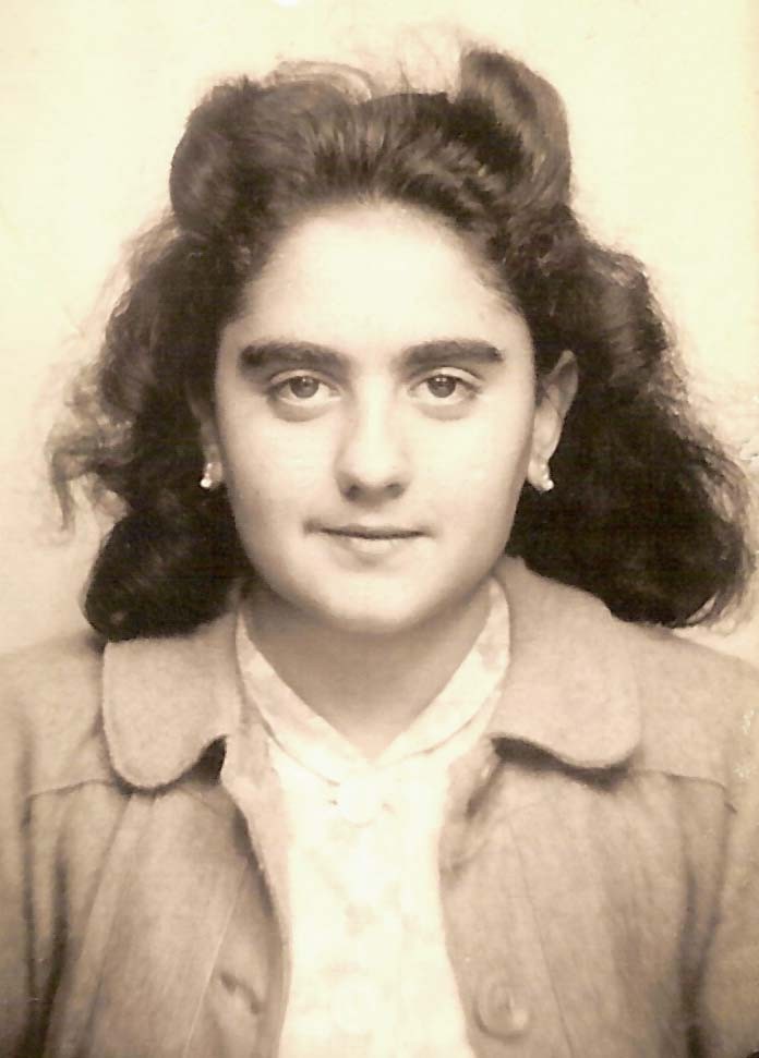 17 October 1927 | French Jewish girl Yvette Achach was born in Oran.

In February 1944 she was deported to #Auschwitz from #Drancy. She did not survive.