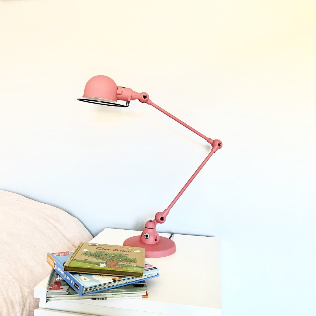 Lumitop_com's tweet image. ✨ Icône du design français. Couleur engagée.
La Jieldé Signal SI333 en rose RAL3014 éclaire avec style et sens.
#OctobreRose #Jieldé #Lumitop #DesignSolidaire #SignalSI333