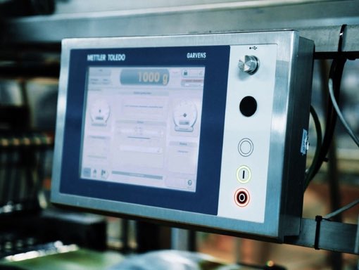 #INDUSTRIA | Ajuste inteligente del nivel de llenado: clave para reducir los residuos y proteger los márgenes de beneficio

El ajuste inteligente utiliza la información de las controladoras de peso para regular automáticamente los equipos de llenado

👉🏻tinyurl.com/5n8e7tyb