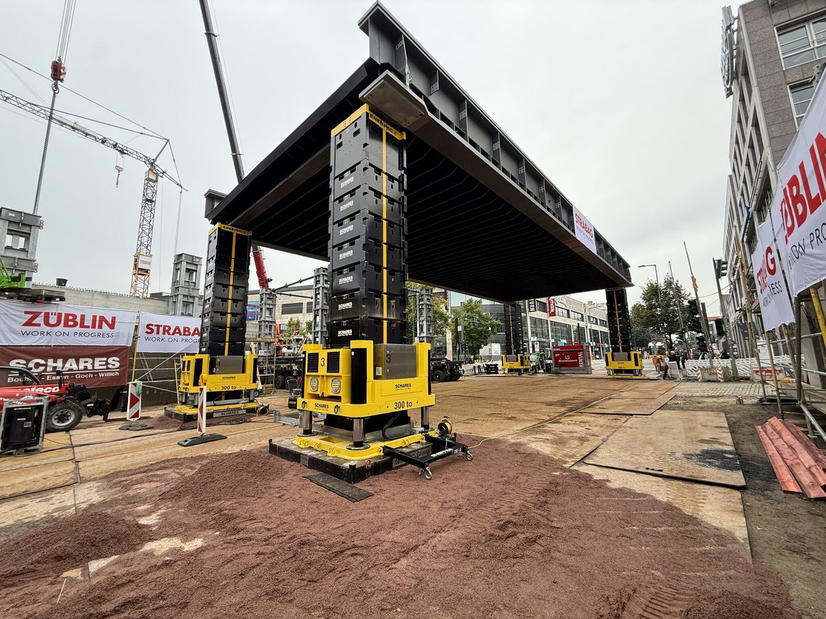 enerpac's tweet image. Enerpac continues to support heavy lifting projects, as the JS250 Jack-Up System is used to install a bridge in Köpenick. With just 2 installation days, the team used their SPMT systems with the JS250 to successfully install the bridge.

#Enerpac #JS250 #SPMT #heavylift #berlin