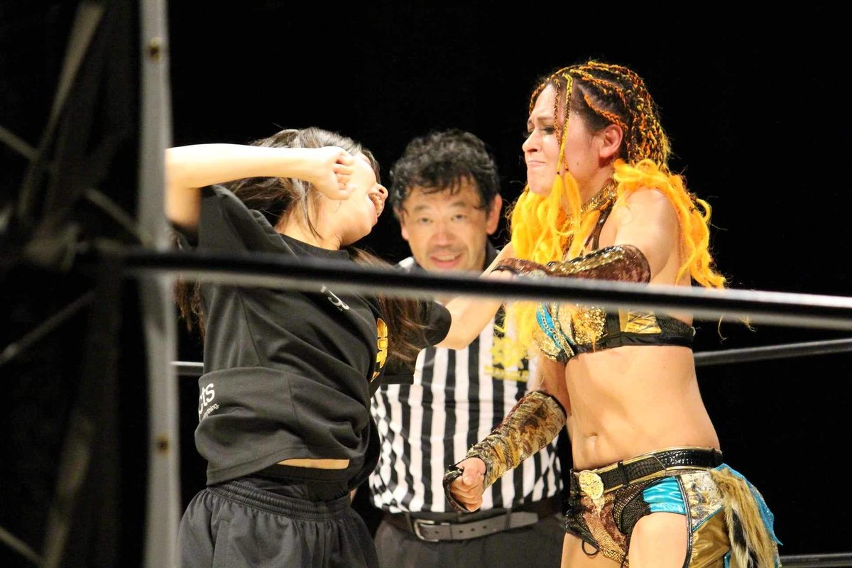 笹やん
私が新人の頃からずっと…
とにかく優しい人。怒らない。雑用もちゃまが失敗したら一緒にさりげなくやってくれる。心希が練習生の頃ジュリアに向かって行く時はレフェリー忘れて親心
微笑みながら見守ってくれたね。

最後まできっと熊と戦ったと思う。

ご冥福をお祈りします。