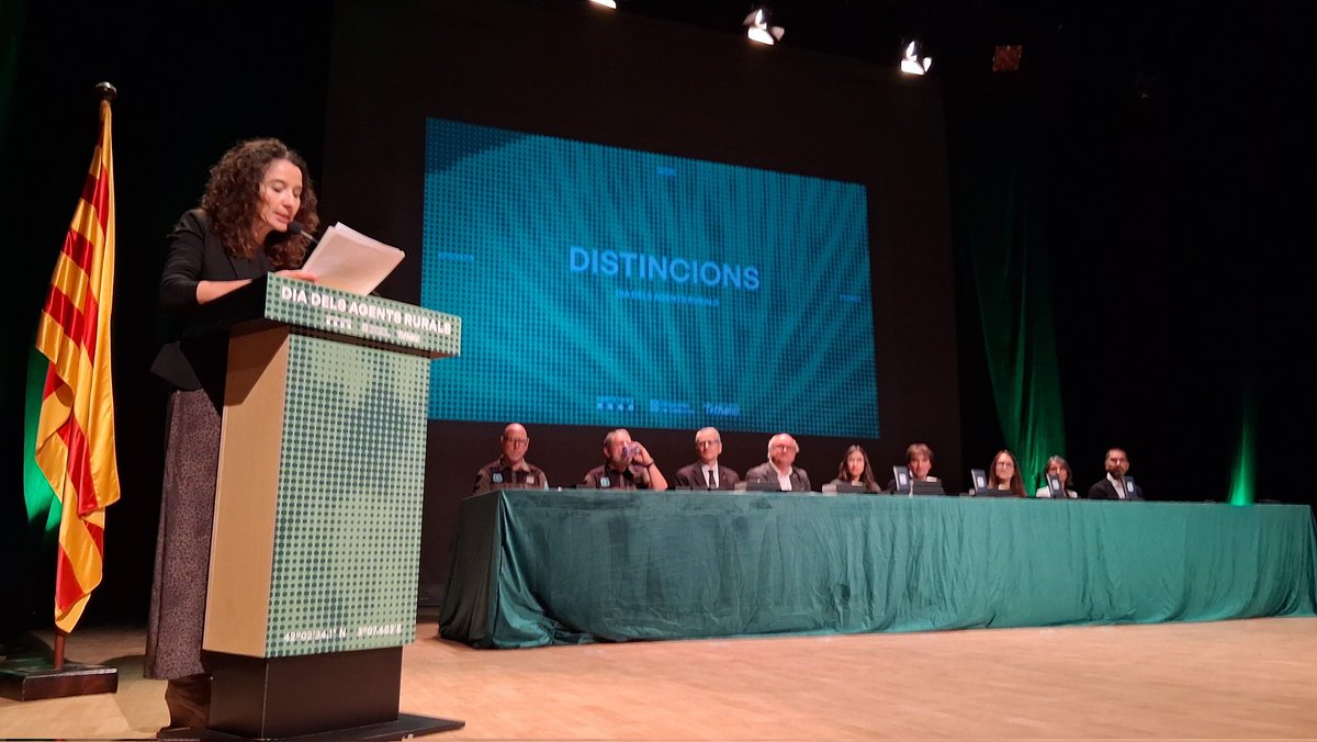 🎉 Avui és un dia especial per als #AgentsRurals! 

Donem el tret de sortida a la commemoració del nostre patró a l’<a href="/EspaiTer/">Auditori Teatre Espai Ter</a> de Torroella de Montgrí, amb la consellera d’<a href="/interiorcat/">Interior i Seguretat Pública</a>, <a href="/nuriaparlon/">Parlon #apeudecarrer #interioriseguretatpública</a>. 

💚 Orgull de servei, compromís amb el territori.

 #DiaAgentsRurals