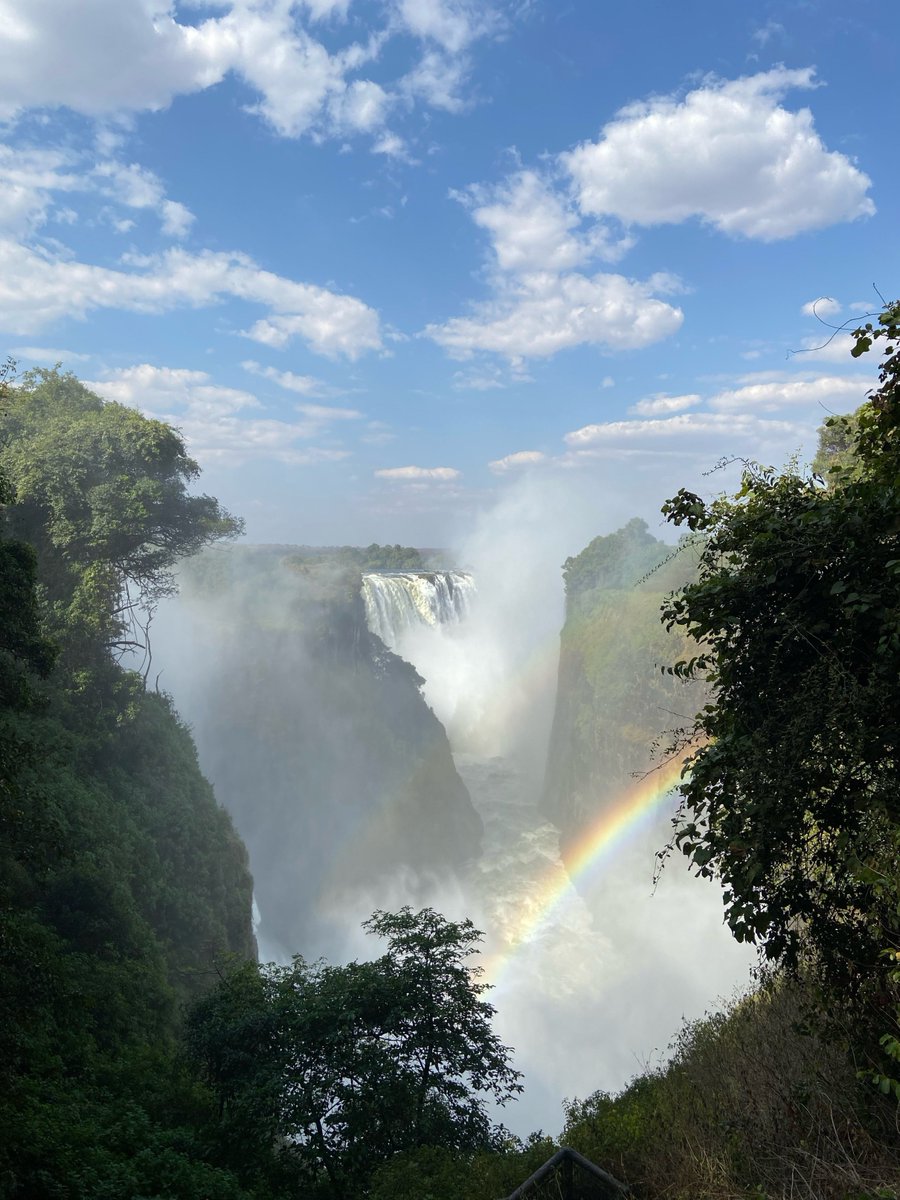 Friday Fun Fact

DYK‼️🇿🇼 has been named by <a href="/Forbes/">Forbes</a> as the best country to visit in 2025.

With rich cultural heritage and natural beauty - including one of the 🌍's 7 Natural Wonders - it's not hard to see why! Congrats Zim! 👏

See the full list here: forbes.com.au/life/travel/th…