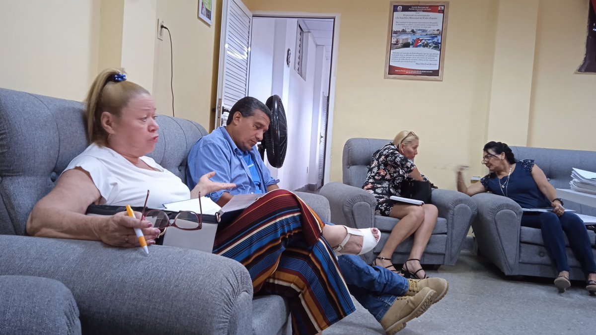 marquezalvarez3's tweet image. 🔍 Fortaleciendo la gestión del Poder Popular en #Florida.
La visita de control permitió revisar el funcionamiento de nuestras estructuras locales con mirada crítica y compromiso colectivo.
¡Gobernar con el pueblo y para el pueblo!
#PoderPopular #FloridaNoSeDetiene