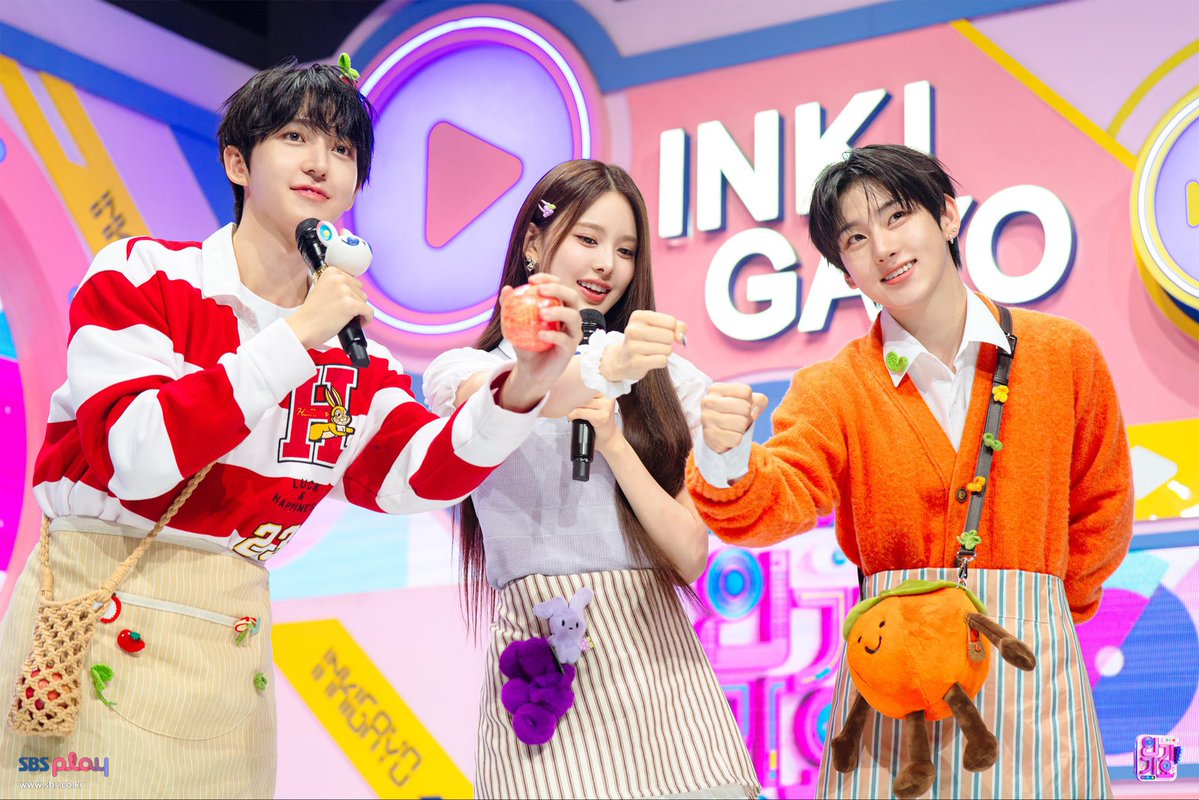 kyehoonpic's tweet image. 인기가요 &amp;lt;Inkigayo&amp;gt; MC PHOTO~ 😍

#계훈 #Kyehoon #킥플립 #KickFlip