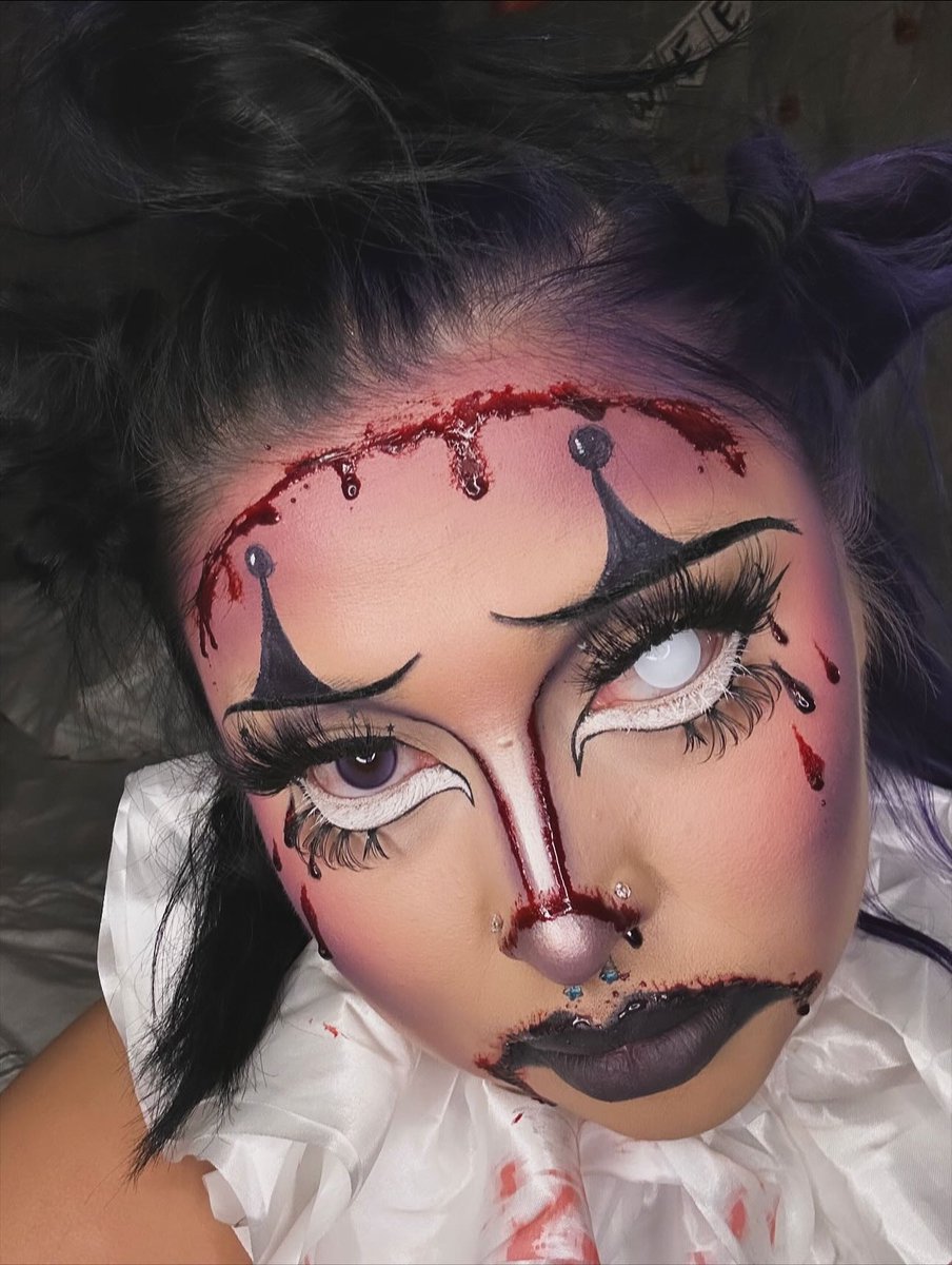 unicoeye's tweet photo. Creativity starts with your eyes!💜Try Aura Purple for a look that stuns!
Lenses:
🪐Aura Purple
✨Modeled by IG@creative.ness__
👀BC: 8.5mm | DIA: 14.5mm | WT: 38% | 12 Months
✅FDA-approved lenses
#cosplay #unicoeye #contactlenses #eyemakeup #makeup #makeuplook #makeupideas https://t.co/5NzNM8J4Xw