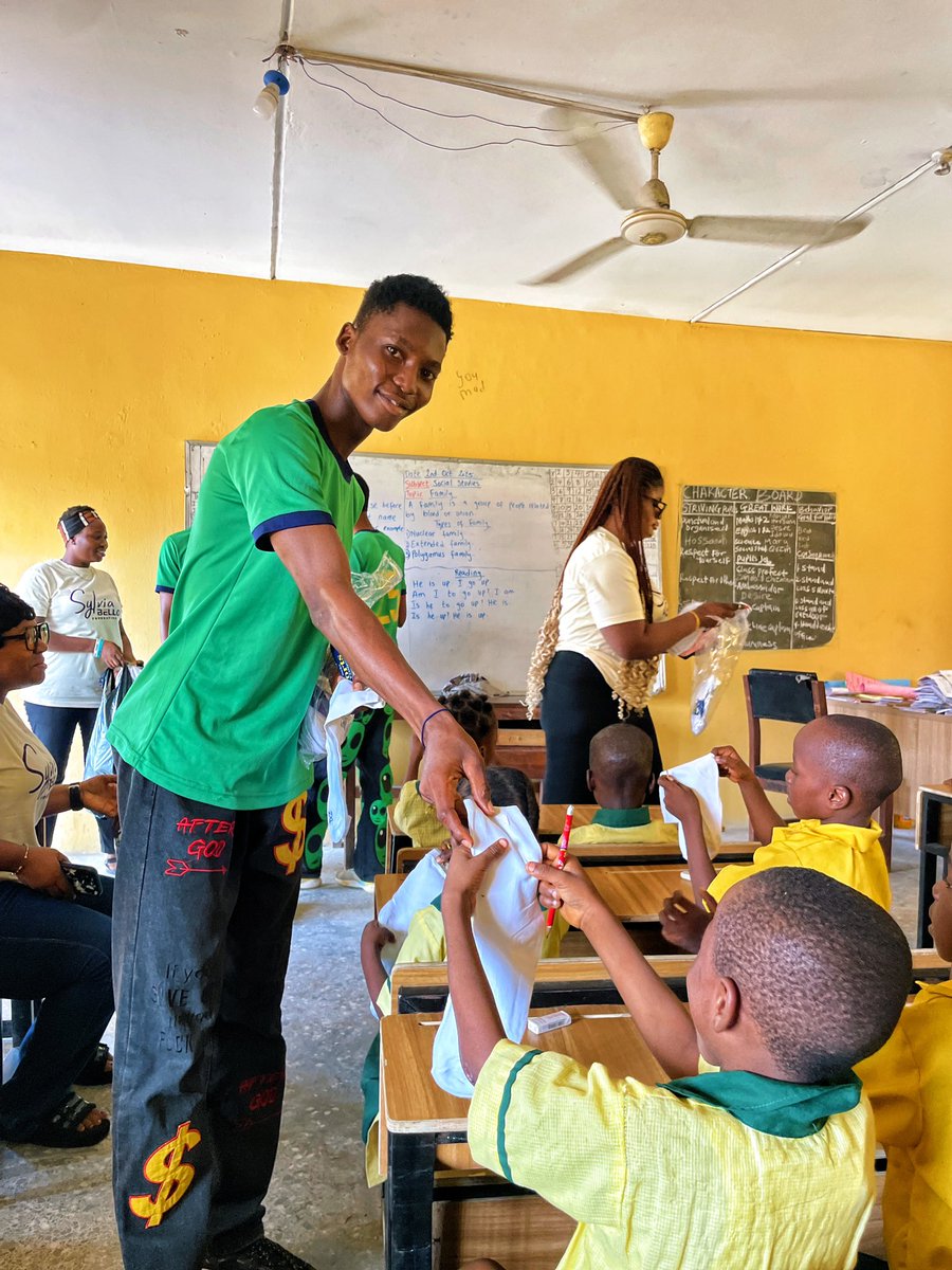 BegiStarsFC's tweet photo. Making every child smile should be our highest priority.

we strive to make a difference one child at a time, believing that little by little, the world can become a better place.

#SylviaBelloFoundation #BegiStarsFC https://t.co/7fl5arpg7i