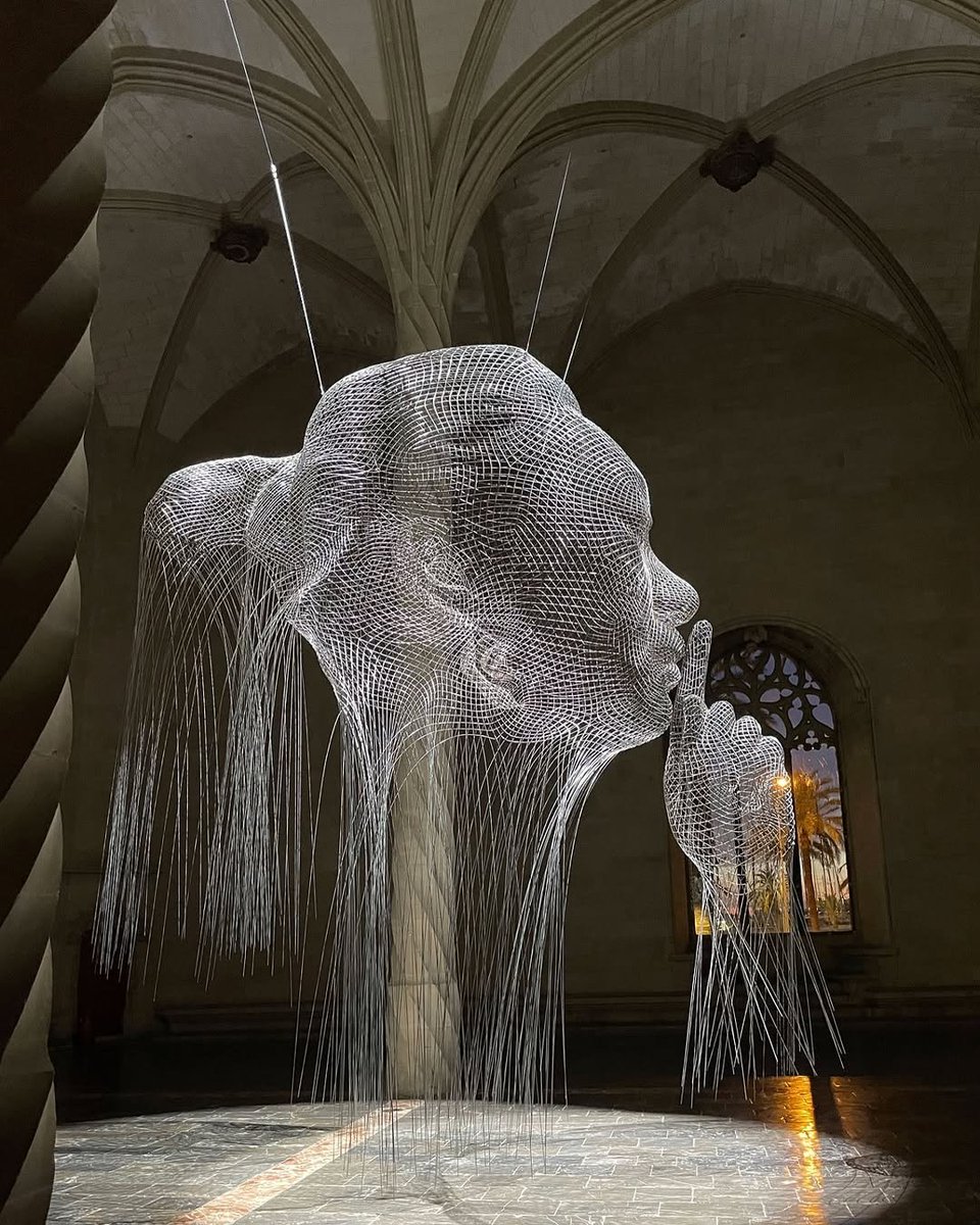 xmuse_'s tweet image. Jaume Plensa - Invisible Laura, 2018