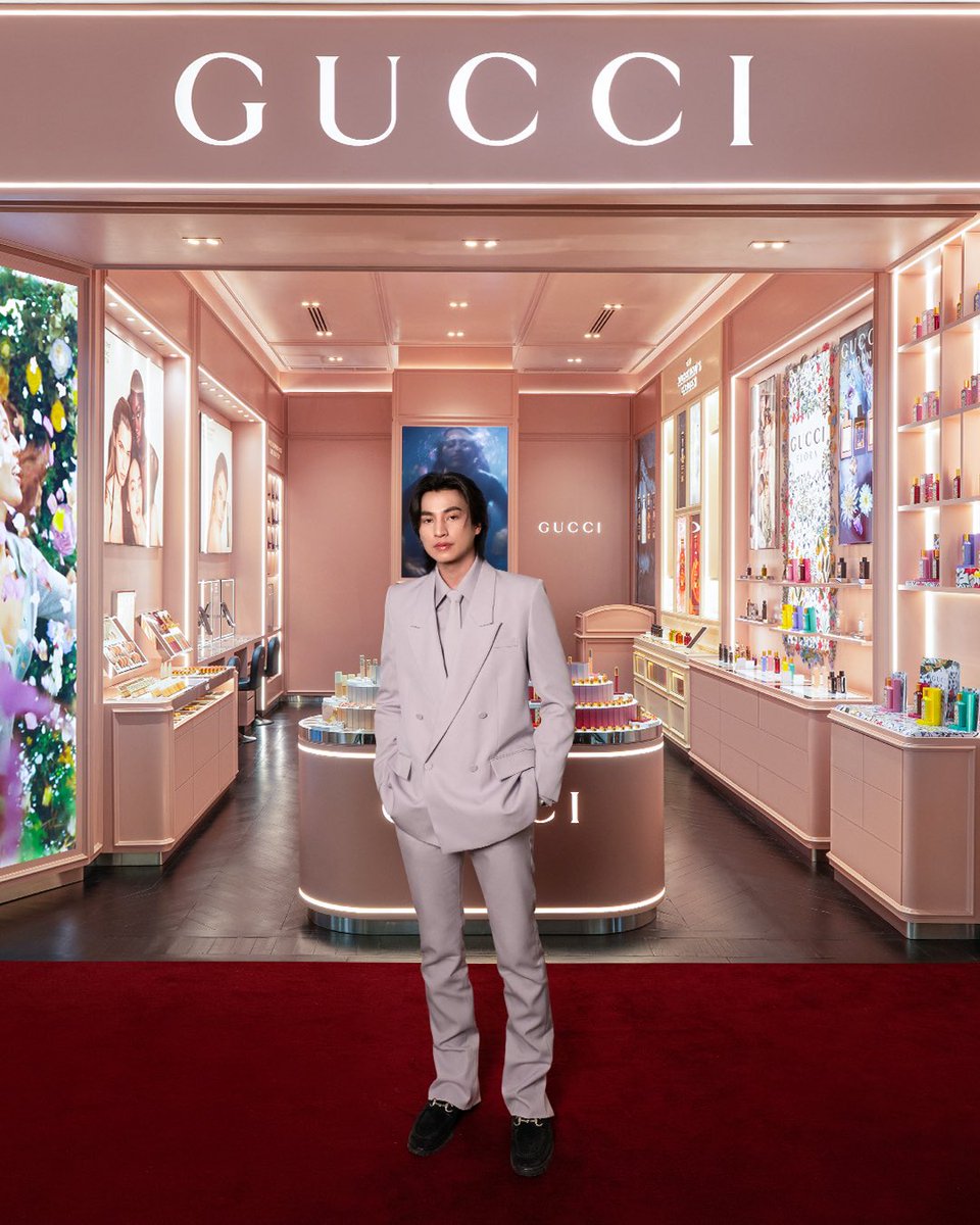 tb_entofficial's tweet photo. กลัฟ คณาวุฒิ เข้าร่วมงานเปิดตัว Gucci Beauty Flagship Store แห่งแรกในประเทศไทย 

@gulfkanawut 
#GuccibeautyxGulf
#Guccibeauty
#GulfKanawut https://t.co/28cOU5Mz8k