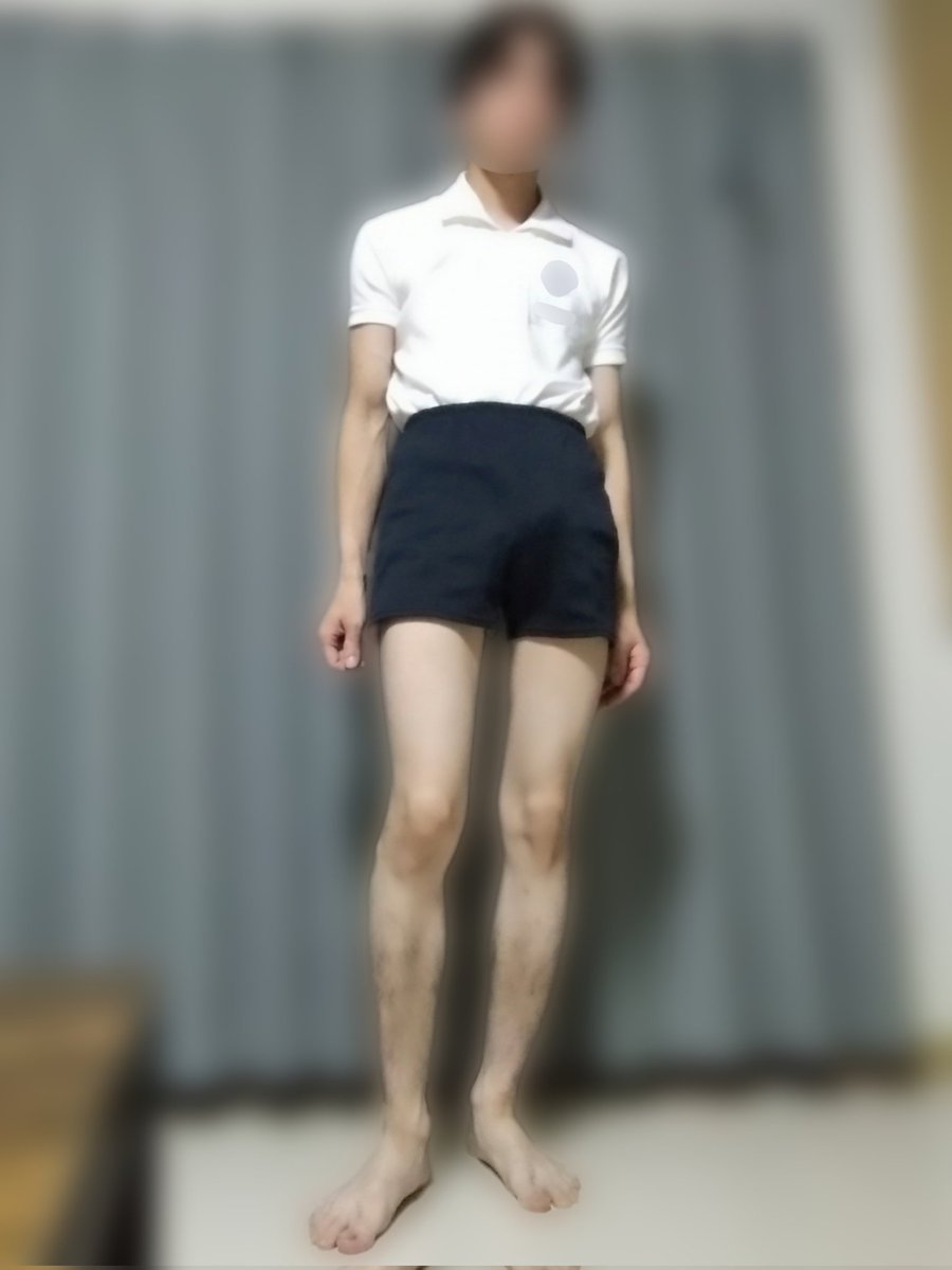ファスナー付き体操服♡
やっぱ学販の体操服はしっかりしていていいです☝️

#ユニフェチ #体操服 #短パン #襟付き体操服