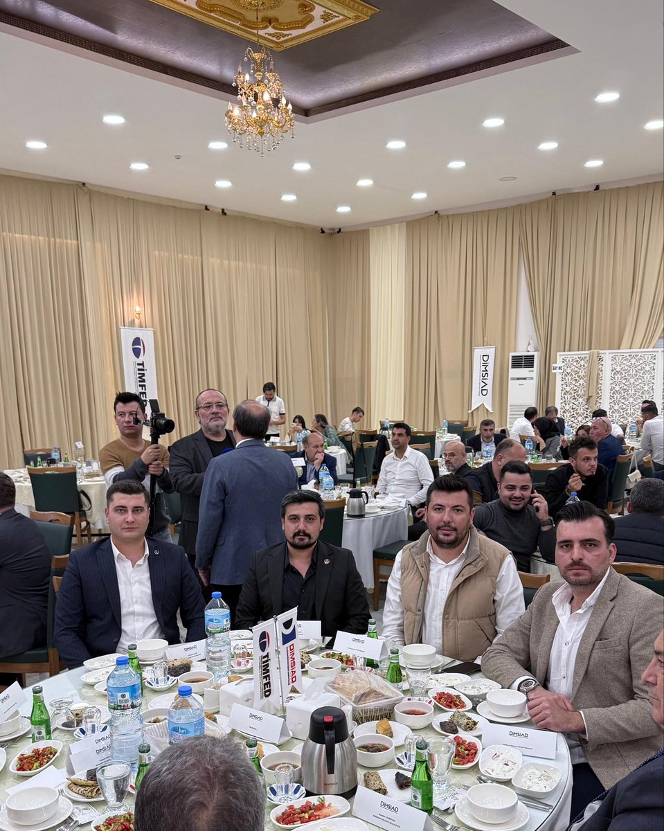 Denizli İnşaat Malzemesi Satıcıları İşadamları Derneği’nin 36. kuruluş yıl dönümü nedeniyle düzenlenen etkinliğe YDK üyemiz Sn Ahmet Tarık Sarı İl Bşk Sn İsmail Karateke, Merkezefendi İlçe Bşk. Selman Yeniçulha ve Pamukkale İlçe Bşk Furkan Gezer katılım sağladılar.