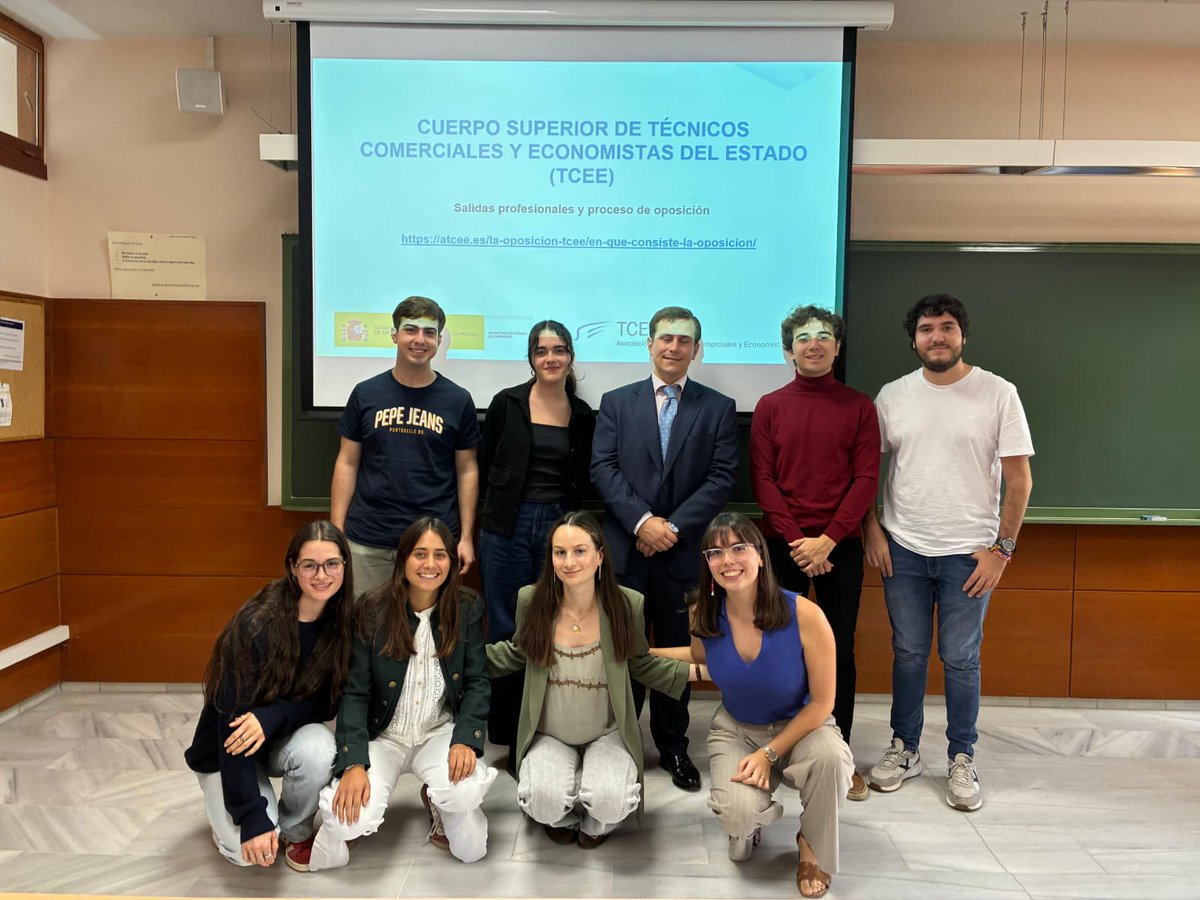 📣Nuestro compañero <a href="/ijimenezfdez/">Ignacio Jiménez</a>  compartió una charla con estudiantes de la Univ. Carlos III de Madrid, abordando las salidas profesionales y el proceso de #oposición al Cuerpo. 
🤝Encantados de colaborar con <a href="/studeco_uc3m/">StudECO UC3M</a> que acercan la función pública a los universitarios.