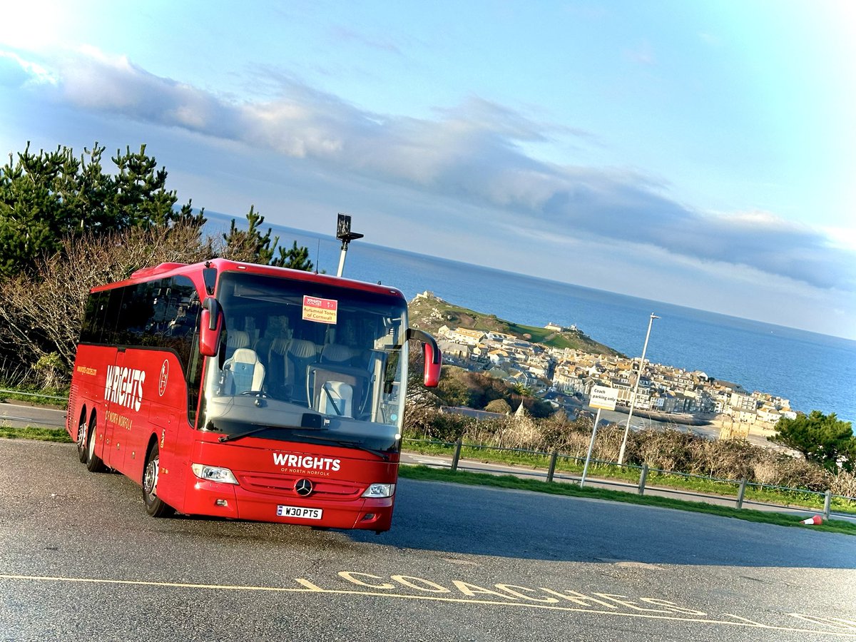 WrightsCoaches's tweet photo. 📸 From being greeted by Dolphins at #LandsEnd to climbing #StMichaelsMount and exploring the #LostGardensOfHeligan our ‘Autumnal Tones of Cornwall’ has certainly been one to remember…💛 #TravelTheWrightWay https://t.co/5YnW8GkFSs