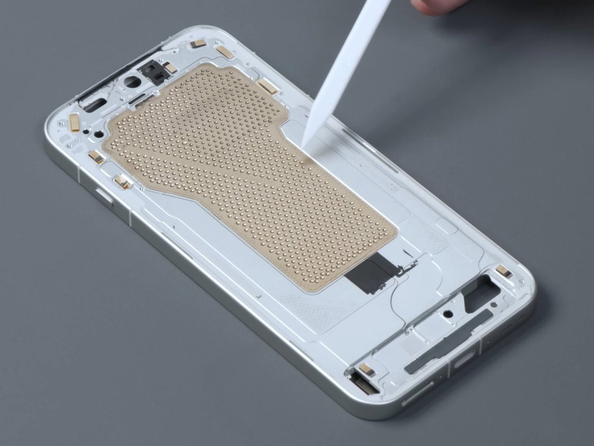 Cartidise's tweet image. OPPO Find X9 Pro from the inside