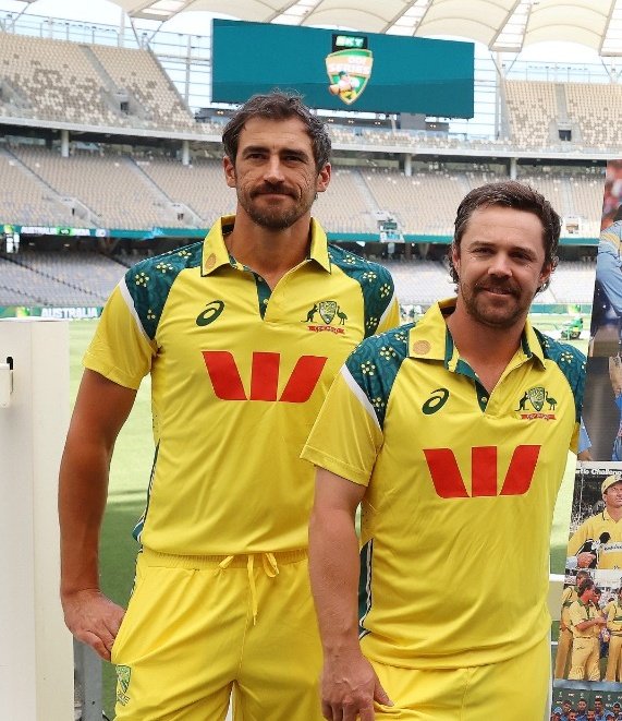 Ctrlmemes_'s tweet image. This should be the worst Australian jersy