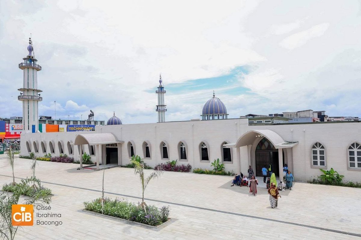 LucaVaran's tweet image. 🇨🇮 ADJAMÉ | Quelques images de la nouvelle Mosquée Salam d’Adjamé, rénovée par le Ministre-Gouverneur Cissé Ibrahima Bacongo