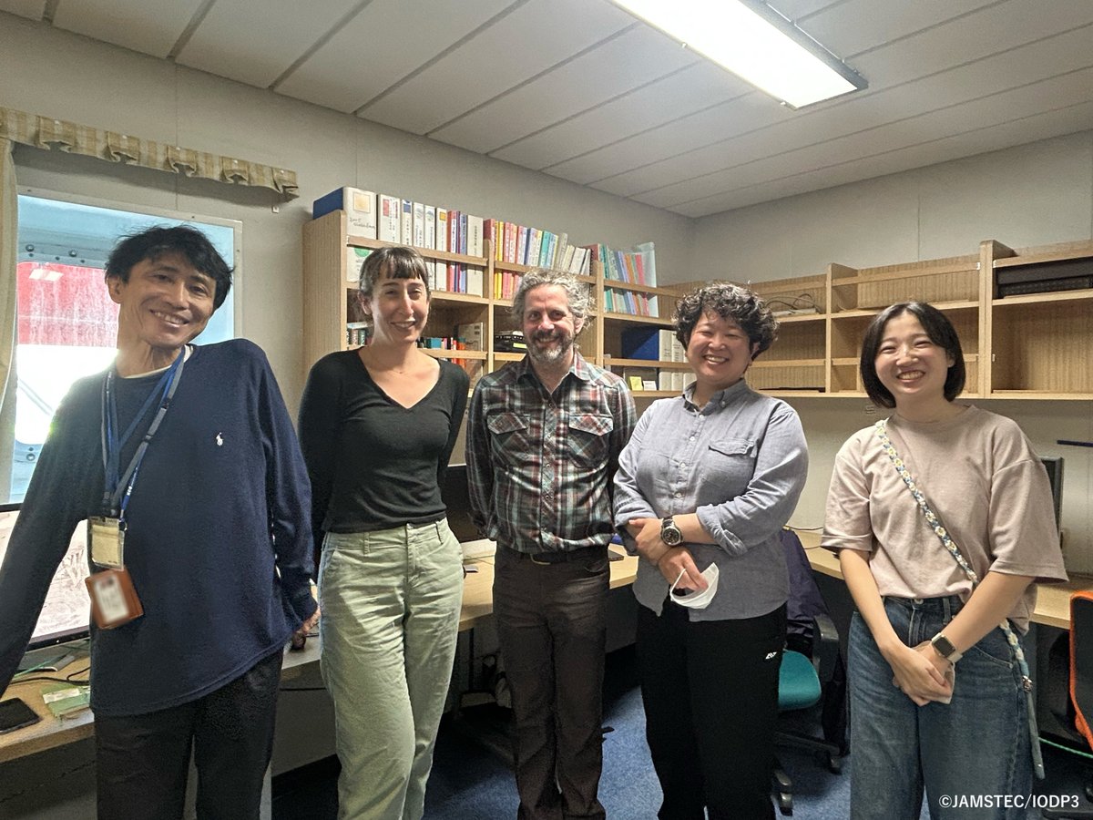 Chikyu_JAMSTEC's tweet photo. #Chikyu will depart 1000AM tomorrow.
The expedition aims to test key hypotheses about the long-term hydrogeologic and mechanical evolution of the Japan Trench megathrust by retrieving&re-deploying #JTRACK sensors.
Photo: Co-chiefs and EPMs of Exp. #502E
#IODP #IODP3 #JAMSTEC https://t.co/3e5R3mX5EH