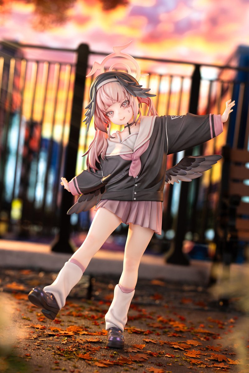 12_blackcat's tweet photo. ブルーアーカイブ 下江 コハル 『 コハルと夕焼け 』   

booth販売7時に始まる

https://t.co/6QbLfL0ODG

イラスト： Alver @Alver315501619  
原型： blackcat @12_blackcat  
塗装: 咖音 @zekaigk  
撮影： カナエ｜Kanae F. @kanaefretice  
イラストレーター原画の色紙を特典として付属予定です https://t.co/k08pbwYeZ1