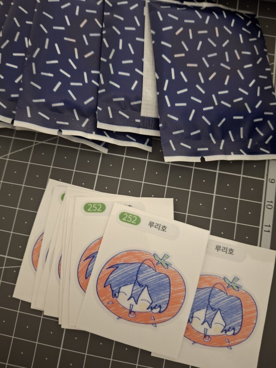 안녕하세요 ... 장당 천원에 팔면 사실분 계신가요....