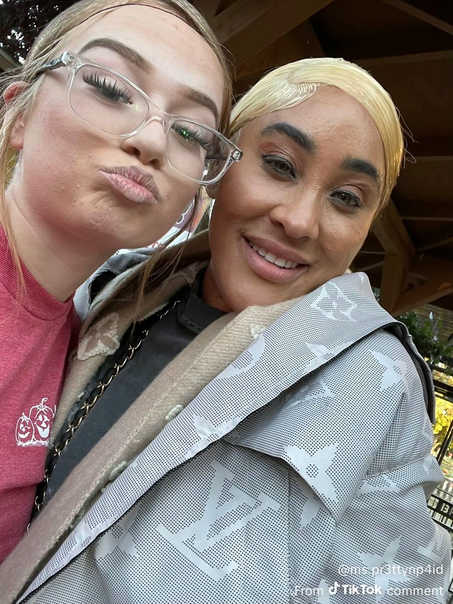 Tearoom TK tweet media