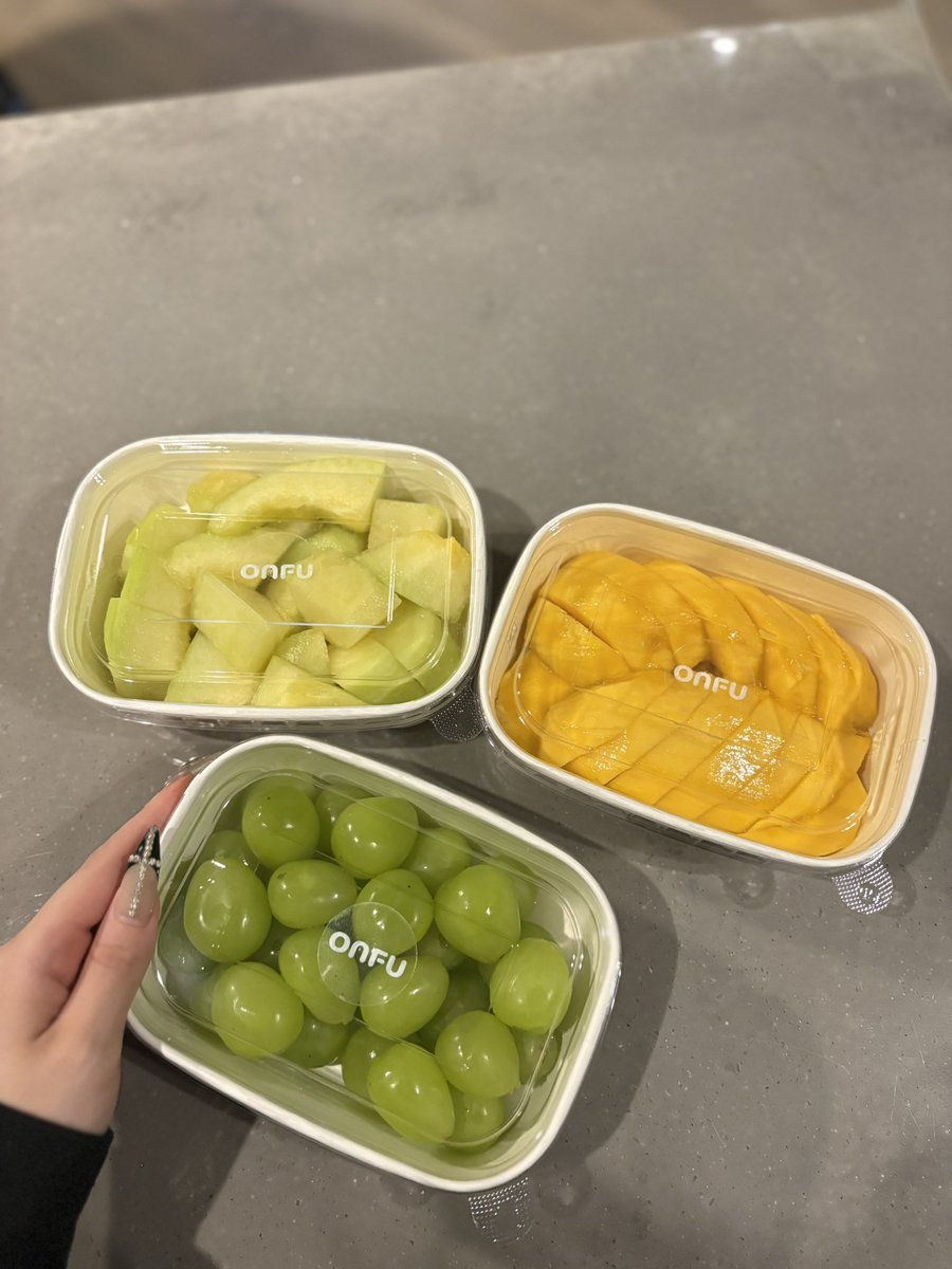 韓国のいいところ食費かかんない
お客さんが毎日食べ物送ってくれるٜ ྀི ͚ɞ̴̶̷ ·̮ ɞ̴̶̷ ͚ ྀིᡘ݂❤︎