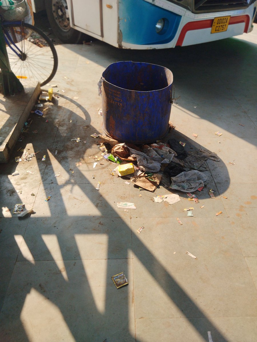 INDIANREFORMS0's tweet image. This is the condition of the Balasore sahadevkhunta bus stand.The current state of cleanliness is embarrassing and reflects poorly on the city&apos;s maintenance standards.@DBalasore ,@balasoremunici1 ,@CMO_Odisha