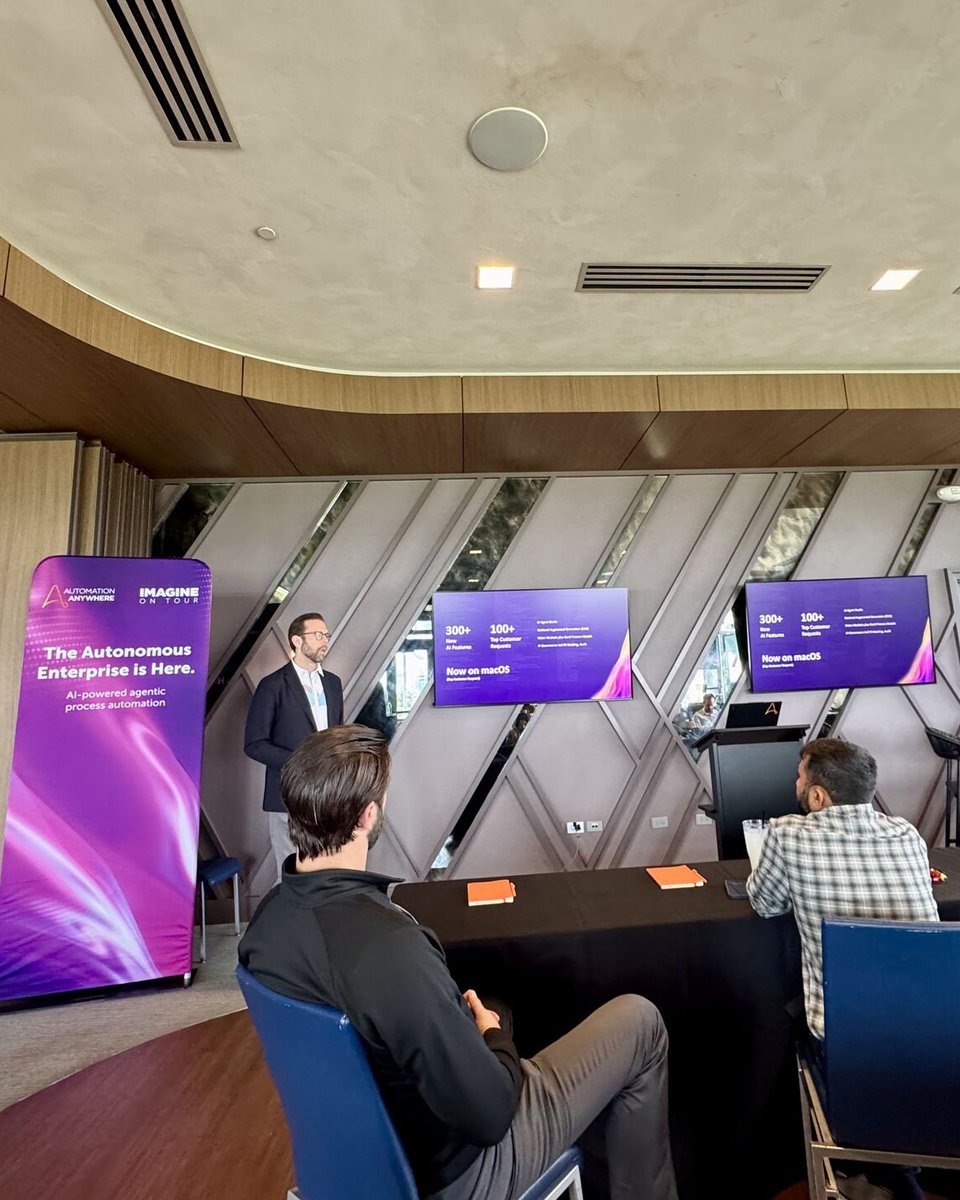 🌆 #TeamTangentia at <a href="/AutomationAnywh/">Automation Anywhere</a>  #ImagineOnTour – Chicago!

Great weather, greater conversations on #AgenticAI, #AIAgents &amp; the road to the #AutonomousEnterprise.

Inspiring to connect with partners, customers &amp; innovators shaping the future of #AI. 💡

 #AIInnovation