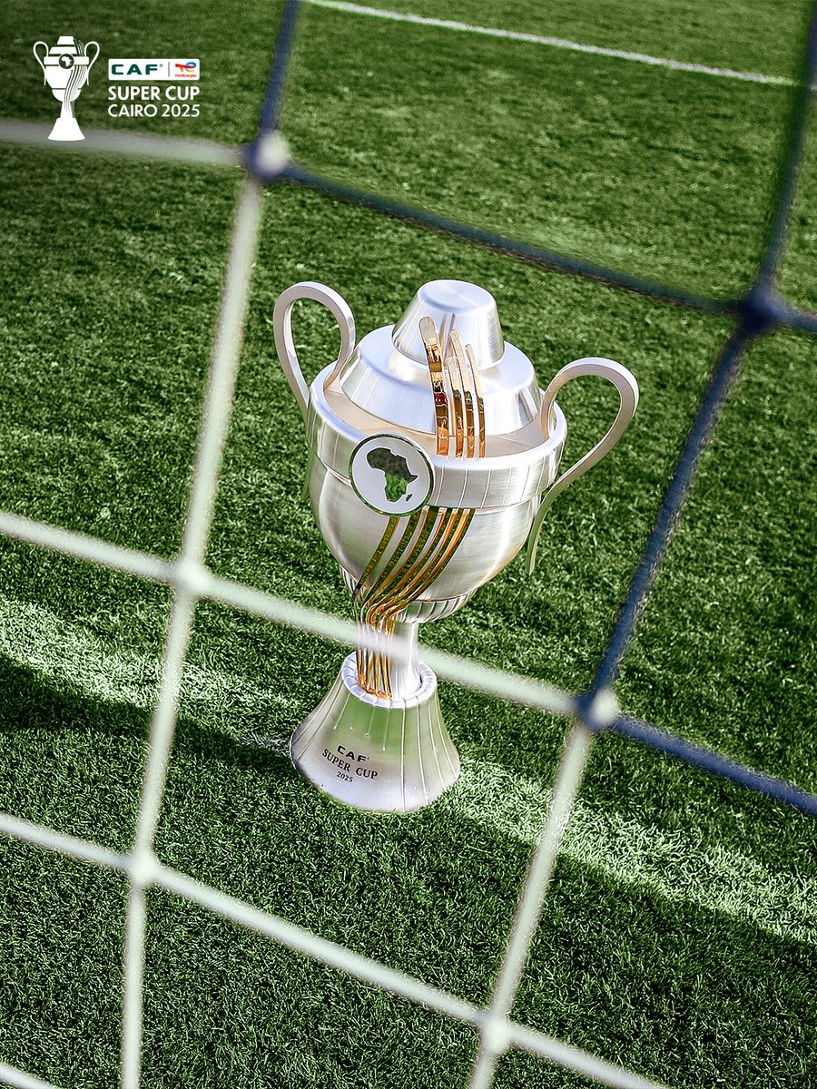 CAFCLCC's tweet image. Just look at it! 🏆

The #TotalEnergiesCAFSC trophy is absolutely stunning. 😮‍💨