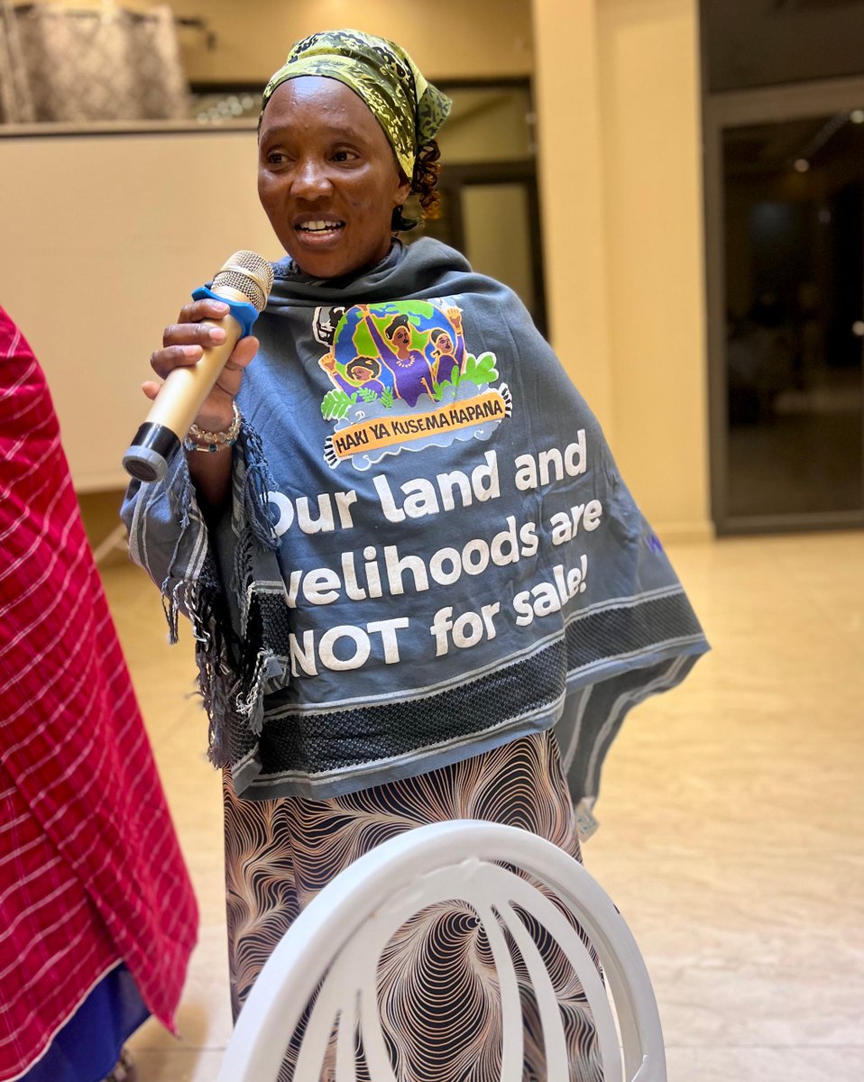 WoMin_Africa's tweet photo. The Tanzania ๐น๐ฟ#R2SNO training participants visited mining affected areas in Singida to bear witness & share solidarity with the community.๐
#ecofeminism #RighttoSayNO! #FPIC #extractives https://t.co/ANxITwWh4v