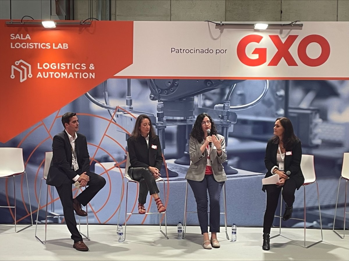 ZLCsupplychain's tweet image. 💬🚛 En #LogisticsAutomation Madrid 2025 reflexionamos sobre el presente y futuro de la #logística.

Nuestra Directora de Investigación, Carolina Ciprés, participó en debates sobre geopolítica, resiliencia y diversidad en la cadena de suministro 🌍👩🏻‍🎓

#SupplyChain #ZLC