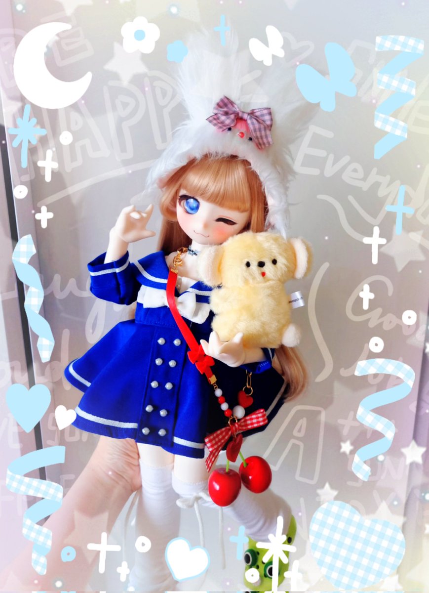 구버전 있는데 진짜 예뻐요. 뭔가 포인트 코디템 딱하나만 사고 싶은데 종류 많아서 고민되시면 추천~