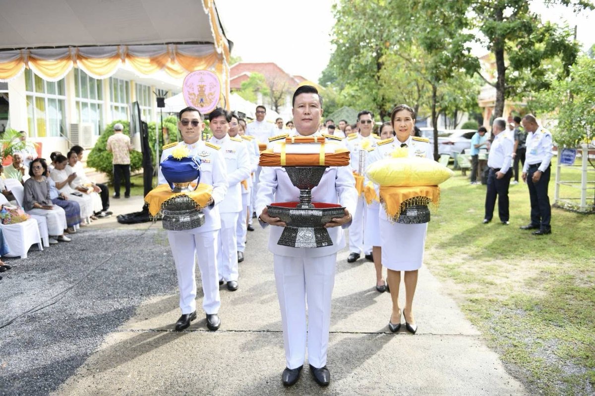 ExatWebmaster's tweet image. 🚩กทพ. ถวายผ้าพระกฐินพระราชทาน ประจำปีพุทธศักราช 2568🙏
🔎เว็บไซต์ : exat.co.th
#ทางพิเศษเพื่ออนาคตที่ยั่งยืน
#องค์กรนวัตกรรมเพื่อการเดินทางและคุณภาพชีวิตที่ดีขึ้น
#อัปเดตเรื่องราวกับการทางพิเศษแห่งประเทศไทย