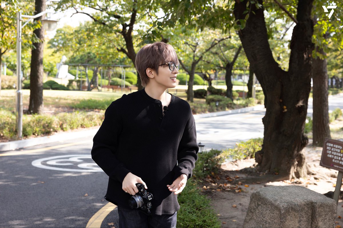 wonwooful0717's tweet photo. EVERY WONWOO '원우의 사계절 - 가을' Photo Sketch https://t.co/t89q6z1TyA