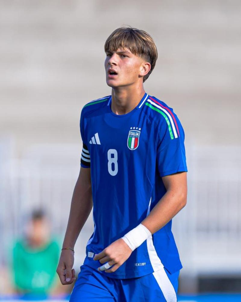 EmpoliFC's tweet image. 🇮🇹 Il nostro Francesco Olivieri in campo con la #Nazionale #Under16 nella doppia amichevole contro il #Galles 🏴󠁧󠁢󠁷󠁬󠁳󠁿

📸 Leonardo Bartolini