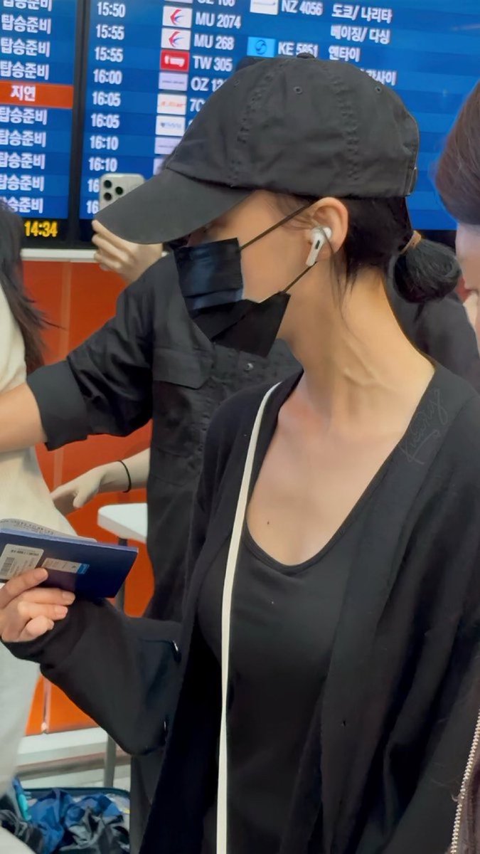 “헤… 헤어지자고? 우리 지금 5주년 여행 비행기 타기 직전인데?”

로 시작하는 칼윈 보고싶다