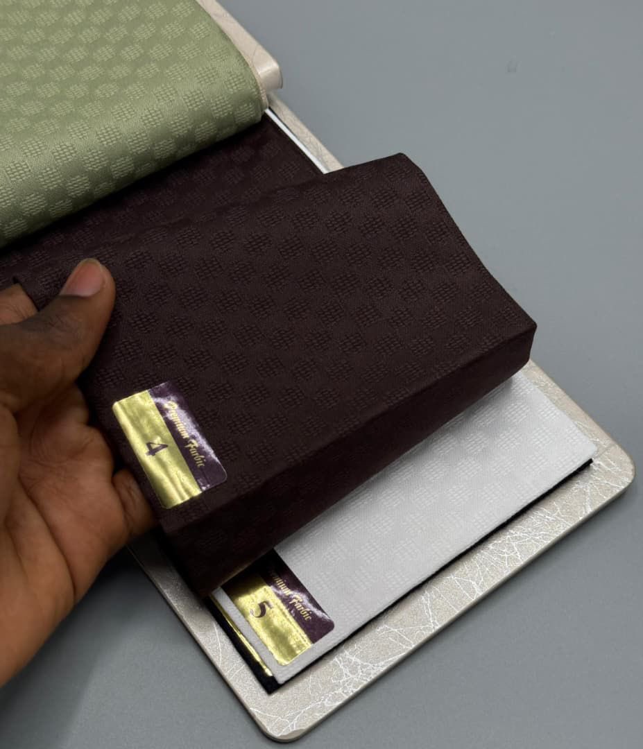 CLASSIC FINE WOOL
PRICE ₦7500 PY

📍:Lagos
Nationwide Delivery

Kindly help retweet this,my customers might be on your TL