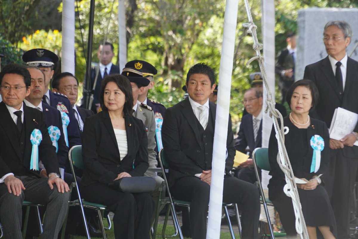 午後は千鳥ヶ淵にて
終戦80年の秋季慰霊祭に
参政党を代表して参列してきました。

秋晴れの空の下、子供たちの童謡の唱歌奉唱を聞き、小さい子供を残して戦地に行かれた方々の事を考えました。

ありがとうございました。