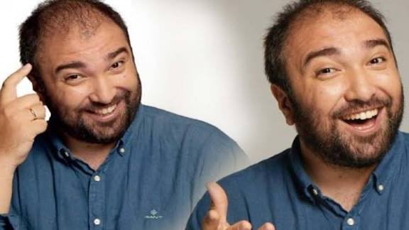 Komedyenimsi (yani sahne şaklabanı) Özgür Turhan: “Espri yaptığım için yargılanıyorum.” demiş.
Hayır, sen espri yaptığın için değil; Galatasaray’ı F-TÖ’yle bağdaştırdığın için yargılanıyorsun.
Sahne şaklabanlıkları yaparak kelime oyunlarıyla insanlara iftira atarsan, cezanı